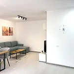 Bright & Quiet Mountain - Private Parking * Brasov