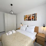 Apartment Bright & Quiet Mountain - Private Parking Brașov