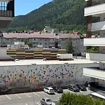 Bright & Quiet Mountain - Private Parking Apartment Brașov