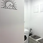 Bright & Quiet Mountain - Private Parking Apartment *