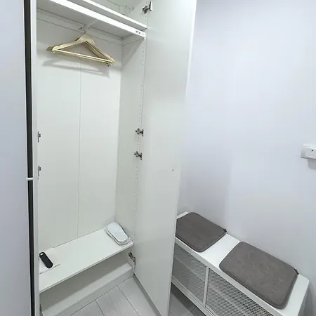 Bright & Quiet Mountain - Private Parking Apartment *