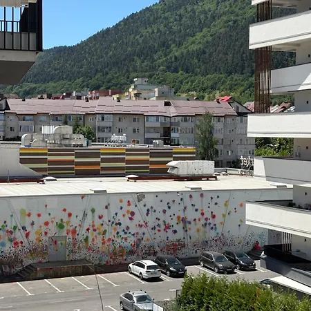 Bright & Quiet Mountain - Private Parking Apartment Brasov
