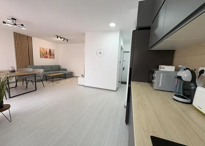 Bright & Quiet Mountain - Private Parking Brasov