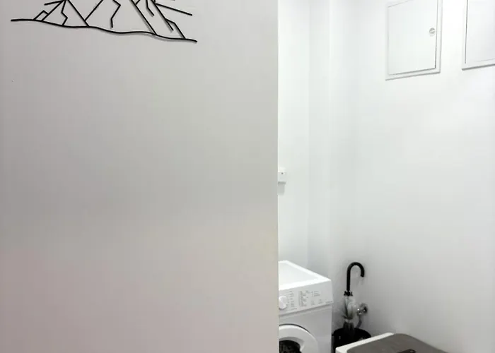 Bright & Quiet Mountain - Private Parking Apartament *