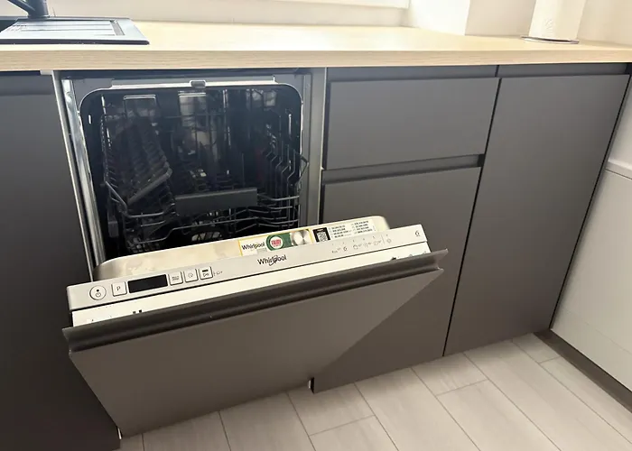 Bright & Quiet Mountain - Private Parking Apartament